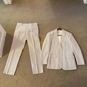 Joseph A Bank Seersucker Pinstripes suit. Size: 40 regular/34 waist.